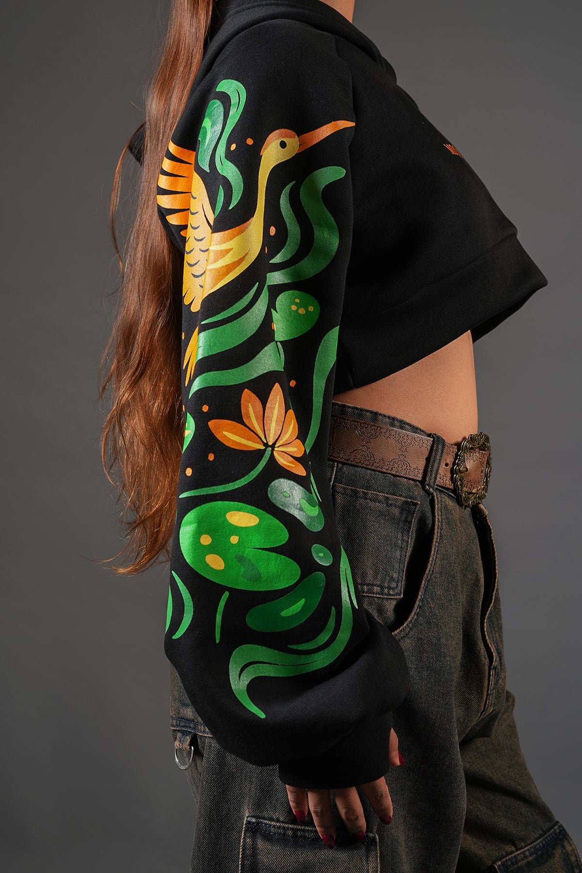 Wide-wing Crop-Hoodie