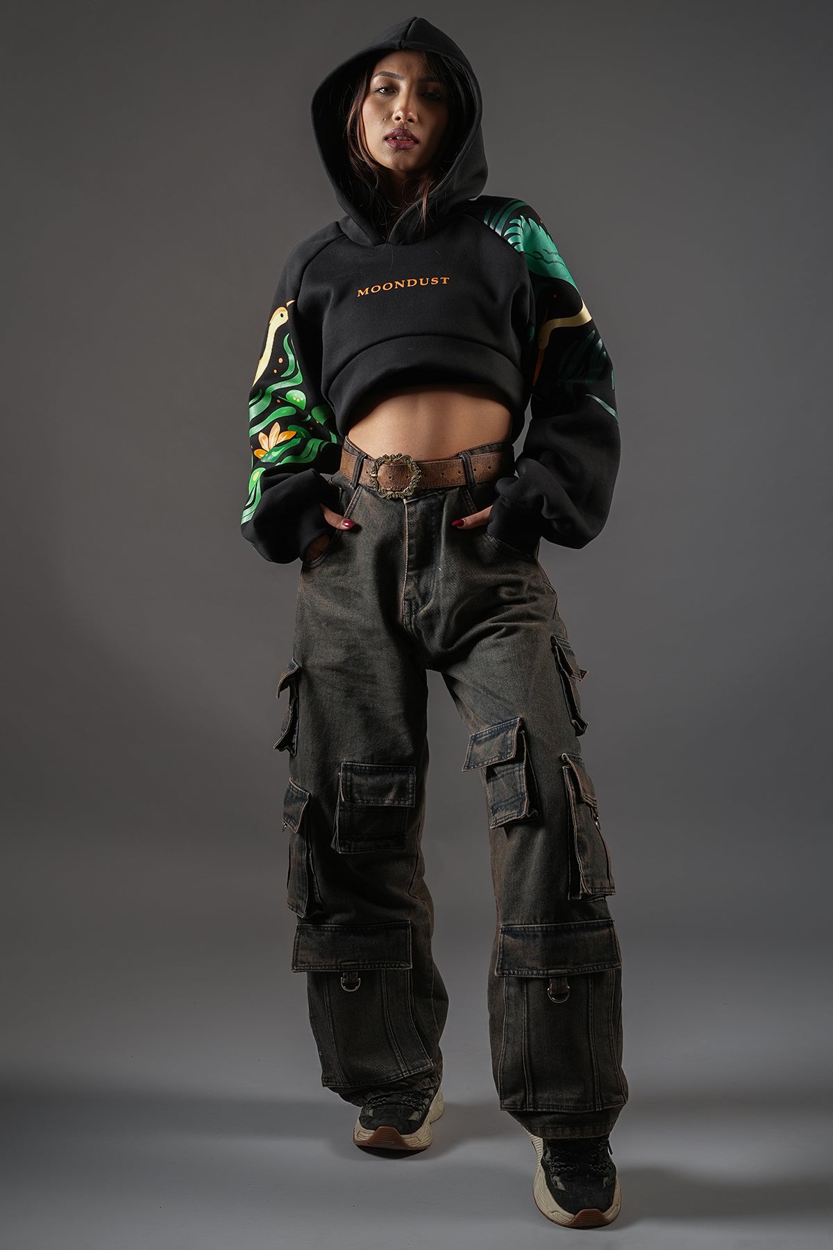 Wide-wing Crop-Hoodie