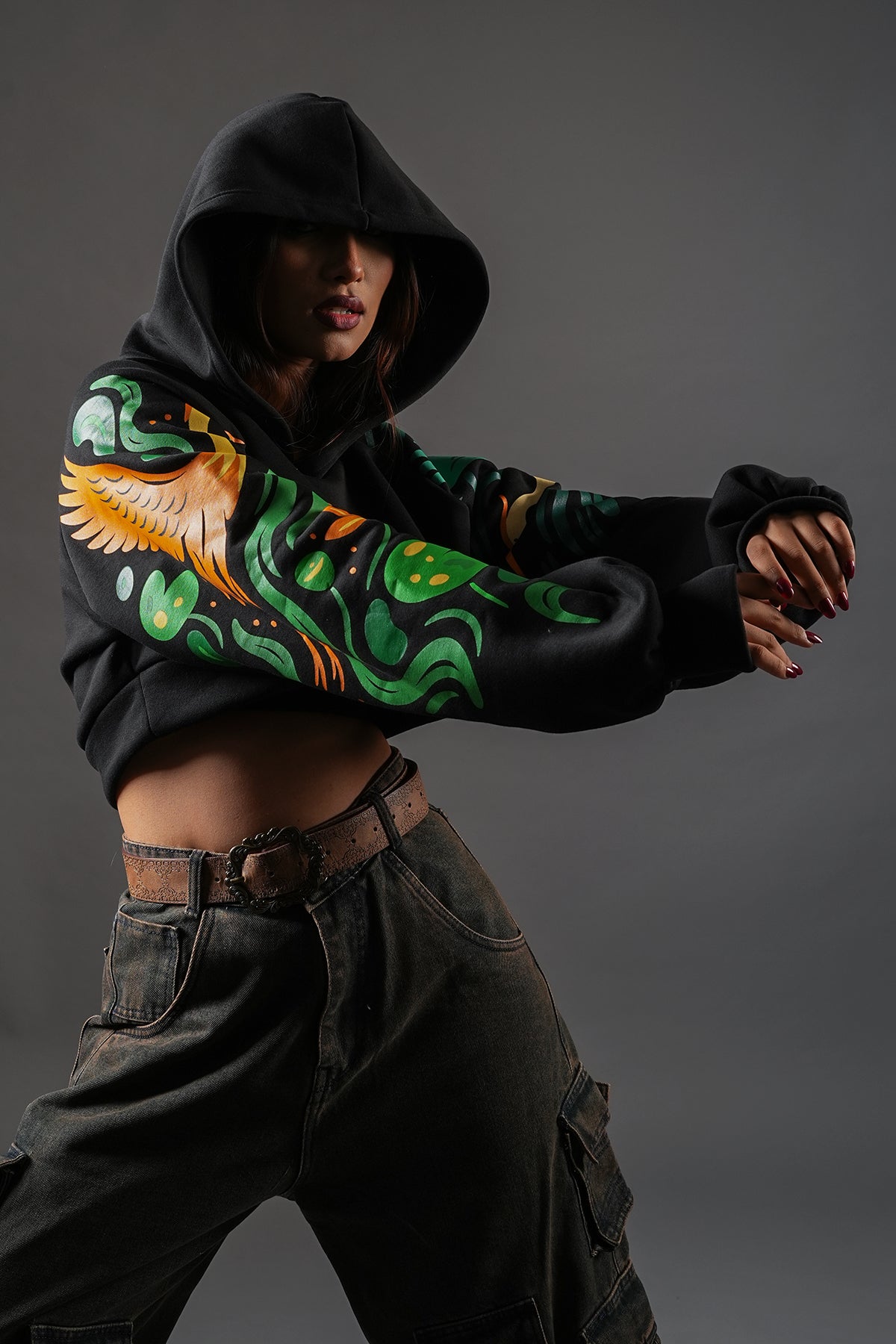 Wide-wing Crop-Hoodie