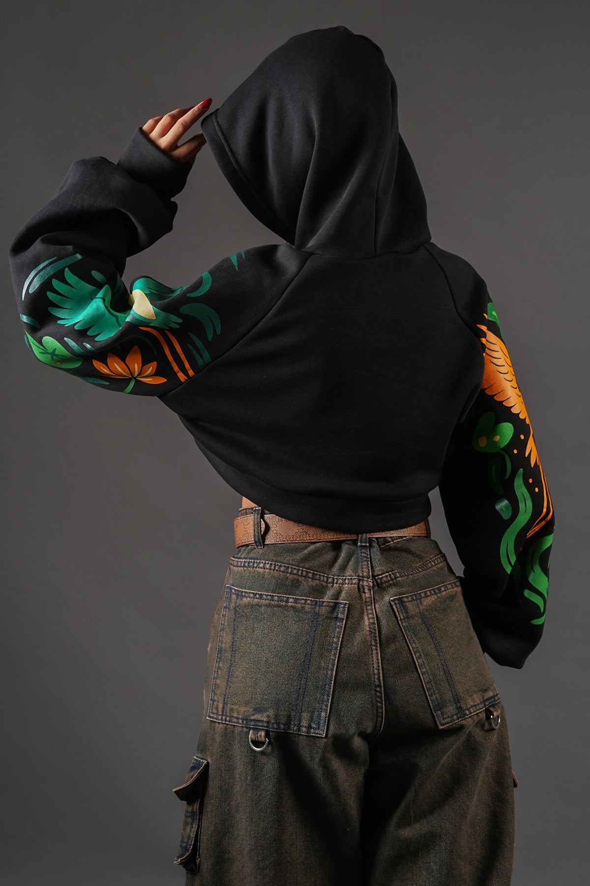 Wide-wing Crop-Hoodie