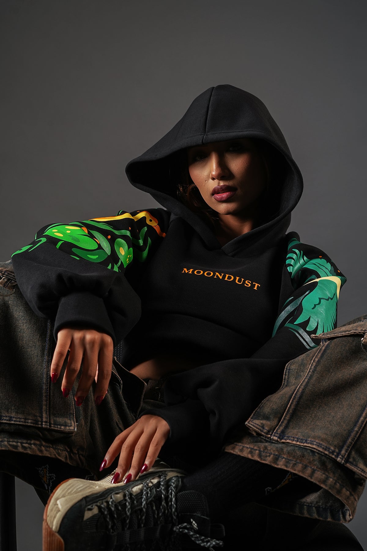 Wide-wing Crop-Hoodie